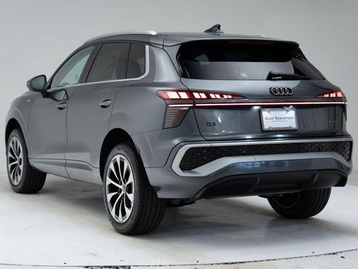 Daytona Gray Pearl Effect 2026 Audi Q3 TFSI quattro S tronic