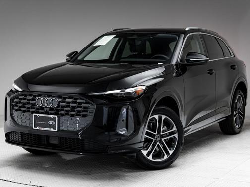 Mythos Black Metallic 2025 Audi Q5 Premium TFSI quattro S tronic