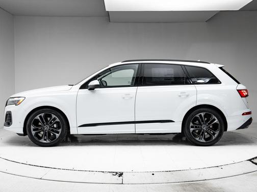 Mythos Black Metallic 2026 Audi Q7 55 Prestige