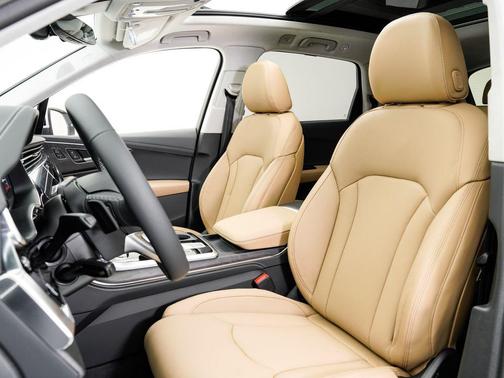 Mythos Black Metallic 2026 Audi Q7 55 Prestige