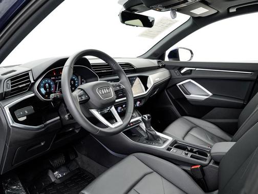 Navarra Blue Metallic 2025 Audi Q3 45 S line Premium Plus