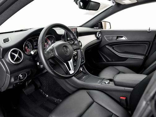 2014 Mercedes-Benz CLA-Class Base