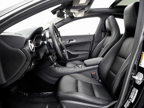 2014 Mercedes-Benz CLA-Class Base