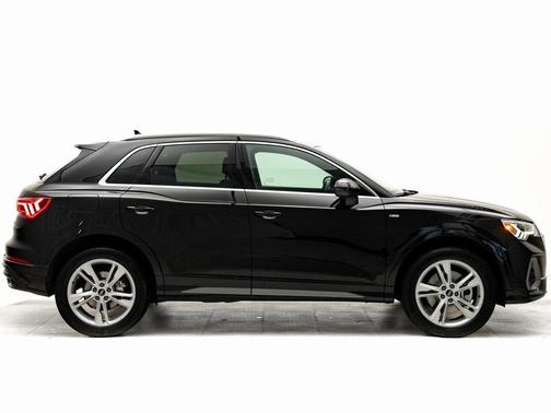 2022 Audi Q3 45 S line Premium Plus