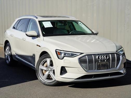 2019 Audi e-tron Premium Plus