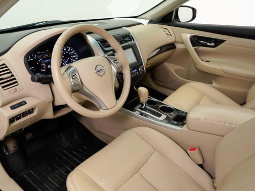 Pearl White 2013 Nissan Altima 2.5 SL