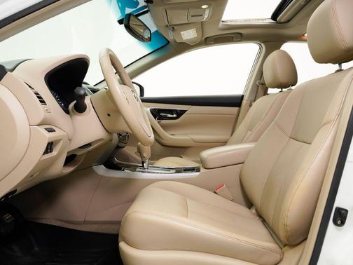Pearl White 2013 Nissan Altima 2.5 SL