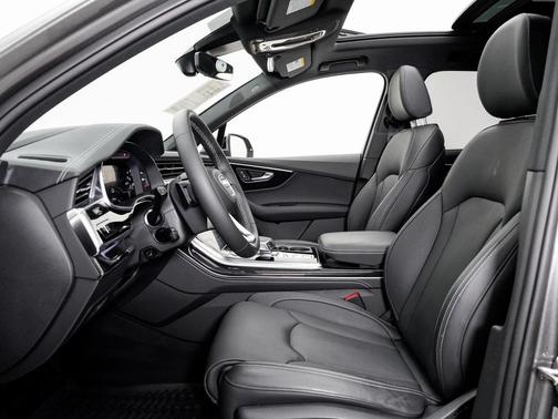 2025 Audi Q7 55 Prestige