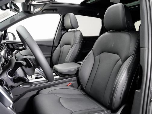 2025 Audi Q7 55 Prestige