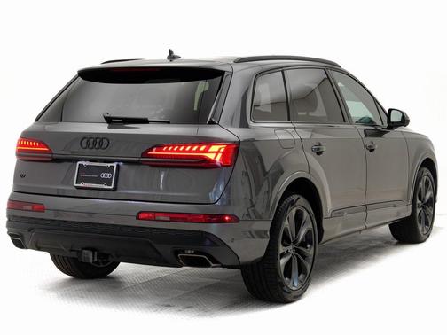 2025 Audi Q7 55 Prestige