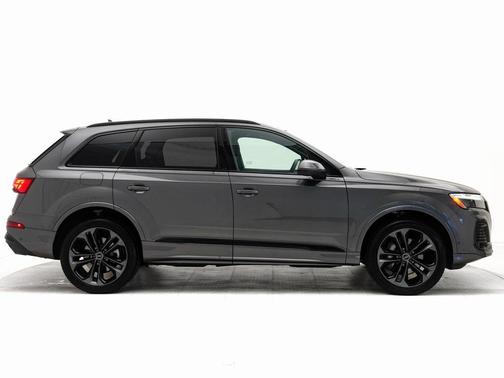 2025 Audi Q7 55 Prestige
