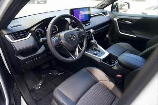 2023 Toyota RAV4 Hybrid SE