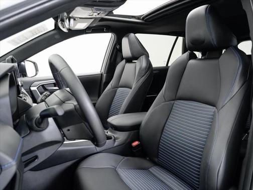 2023 Toyota RAV4 Hybrid SE