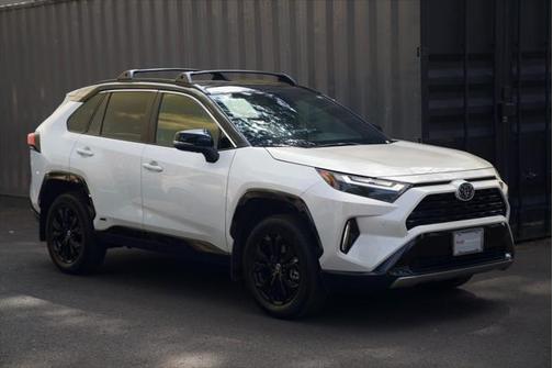 2023 Toyota RAV4 Hybrid SE
