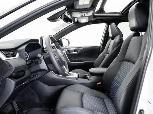 2023 Toyota RAV4 Hybrid SE
