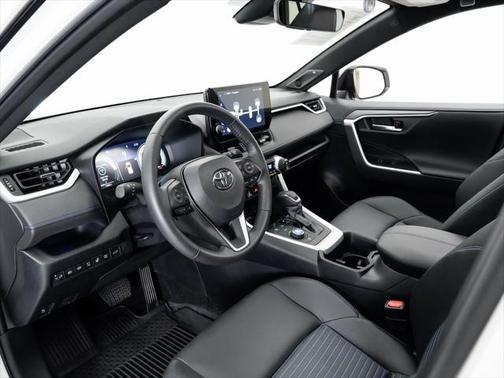 2023 Toyota RAV4 Hybrid SE
