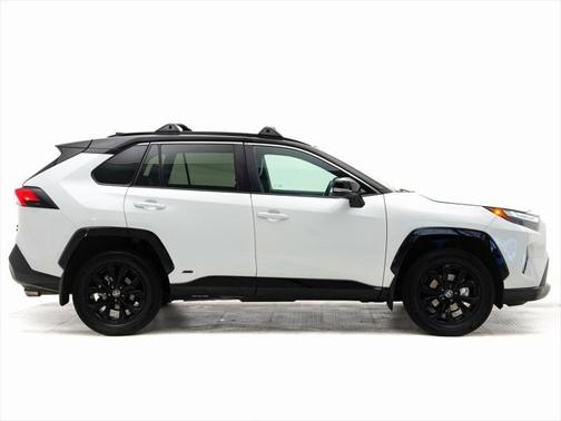 2023 Toyota RAV4 Hybrid SE