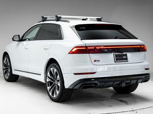 2025 Audi Q8 55 Premium Plus