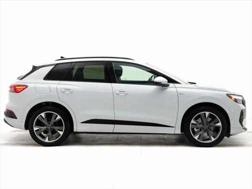 2024 Audi Q4 e-tron Premium Plus 55 quattro