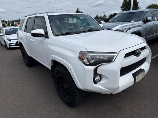 Super White 2016 Toyota 4Runner SR5