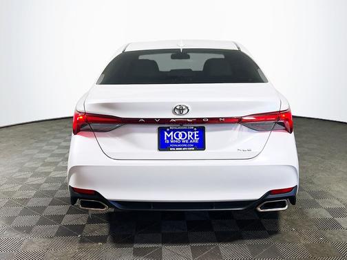 Wind Chill Pearl 2021 Toyota Avalon XLE