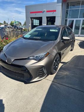 Gray 2018 Toyota Corolla SE