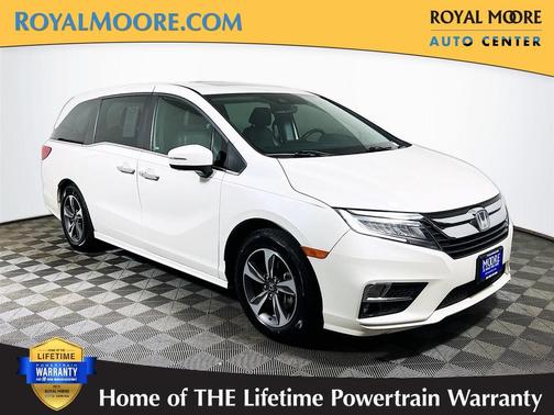 White Diamond Pearl 2018 Honda Odyssey Touring