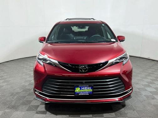 Ruby Flare Pearl 2026 Toyota Sienna Platinum 7 Passenger