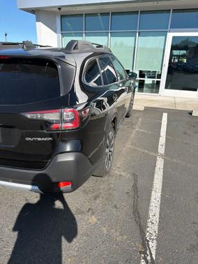 Crystal Black Silica 2025 Subaru Outback Limited