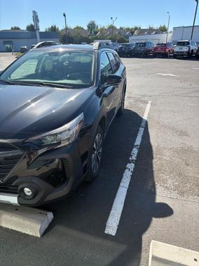 Crystal Black Silica 2025 Subaru Outback Limited