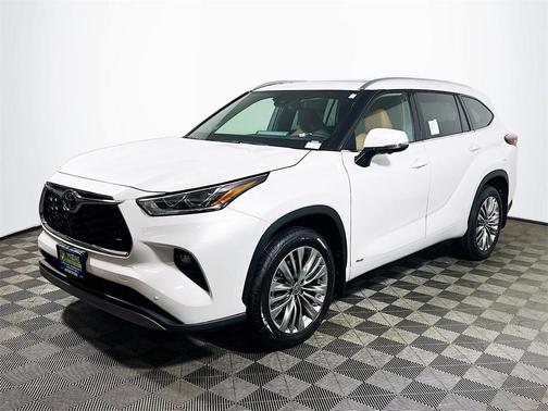 2026 Toyota Highlander Hybrid Platinum