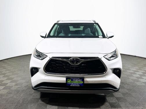 Wind Chill Pearl 2026 Toyota Highlander Hybrid Platinum