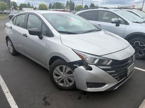 Brilliant Silver Metallic 2023 Nissan Versa 1.6 S