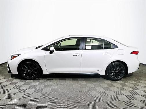 2025 Toyota Corolla Hybrid SE