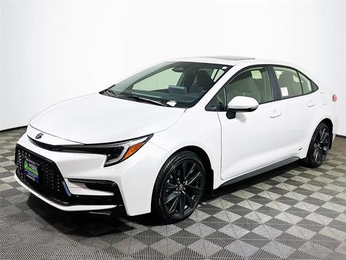 2025 Toyota Corolla Hybrid SE