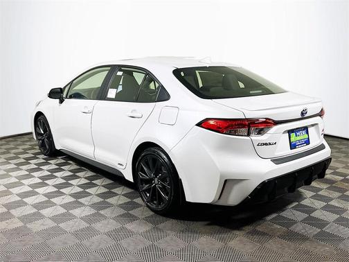 2025 Toyota Corolla Hybrid SE