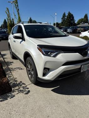 Blizzard Pearl 2017 Toyota RAV4 Limited
