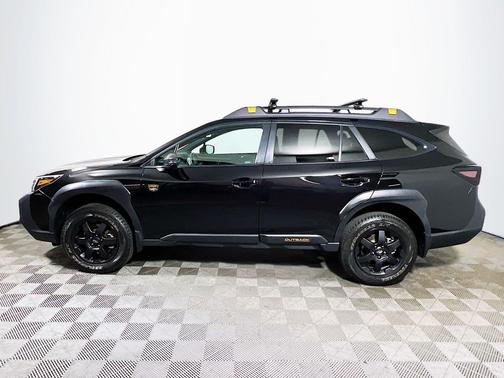 Crystal Black Silica 2024 Subaru Outback Wilderness