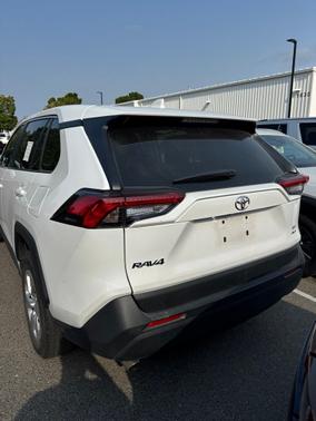 Ice Cap 2025 Toyota RAV4 LE