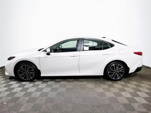 Wind Chill Pearl 2026 Toyota Camry XLE