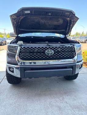Magnetic Gray Metallic 2018 Toyota Tundra SR5