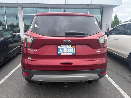 Ruby Red Metallic 2017 Ford Escape SE