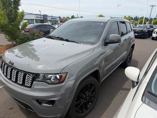 Sting-Gray Clearcoat 2021 Jeep Grand Cherokee Laredo X
