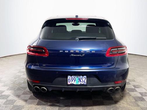 Night Blue Metallic 2017 Porsche Macan S