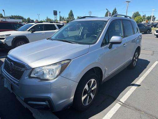Ice Silver Metallic 2017 Subaru Forester 2.5i Limited