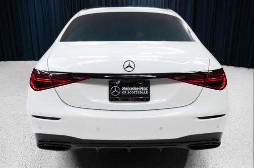 MANUFAKTUR Moonlight White Metallic 2026 Mercedes-Benz S-Class 4MATIC
