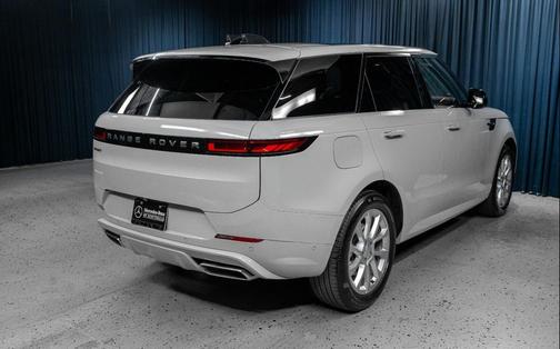2025 Land Rover Range Rover Sport SE