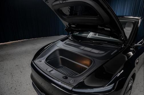 Diamond Black 2026 Tesla Model Y Premium Rear-Wheel Drive