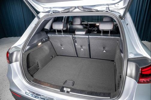 Cirrus Silver Metallic 2026 Mercedes-Benz GLA 250 4MATIC