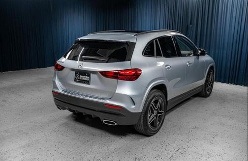 Cirrus Silver Metallic 2026 Mercedes-Benz GLA 250 4MATIC